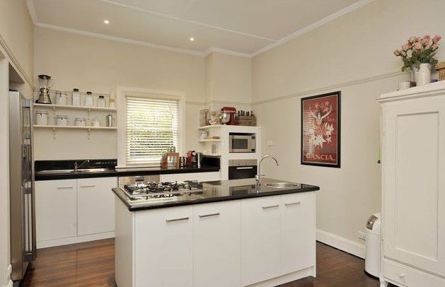 29 Winmalee Road, Balwyn image 2