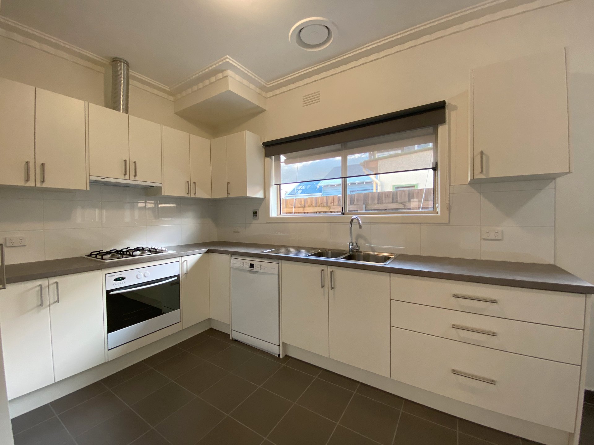 29 Yuille Street, Geelong West image 2