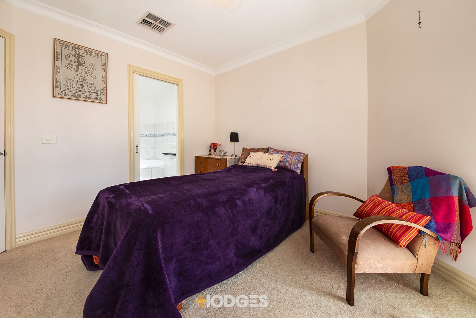 2/90 Deakin Street Bentleigh East