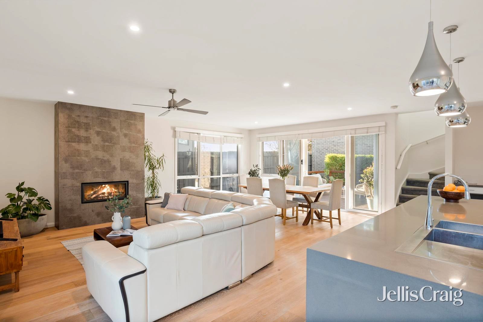 2/90 George Street, Doncaster&nbsp;East image 4