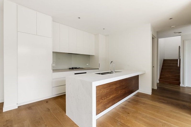 2/90 Yerrin Street, Balwyn image 2