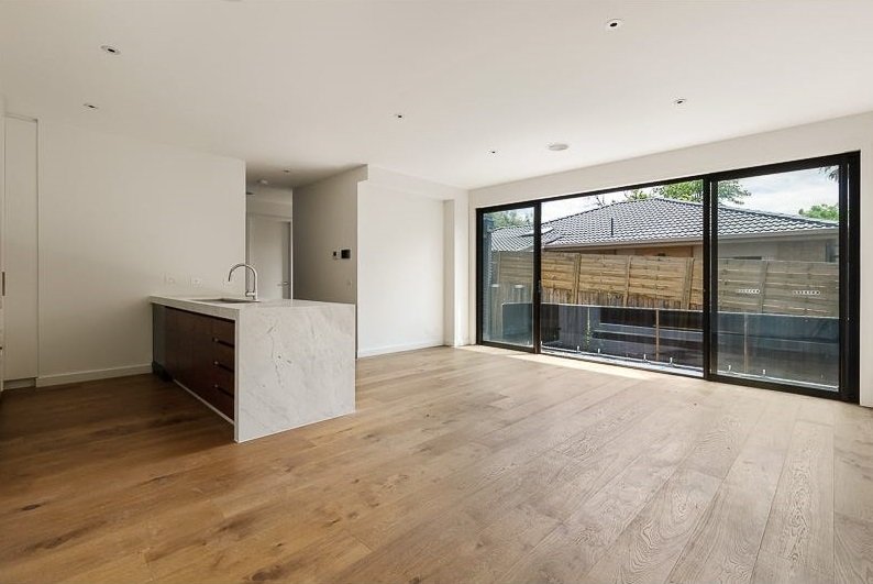 2/90 Yerrin Street, Balwyn image 3