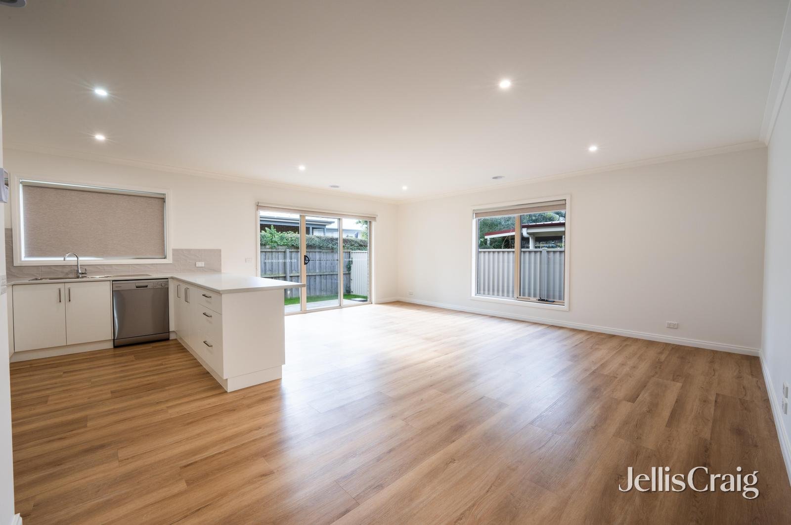2/904 Talbot Street South, Redan image 2