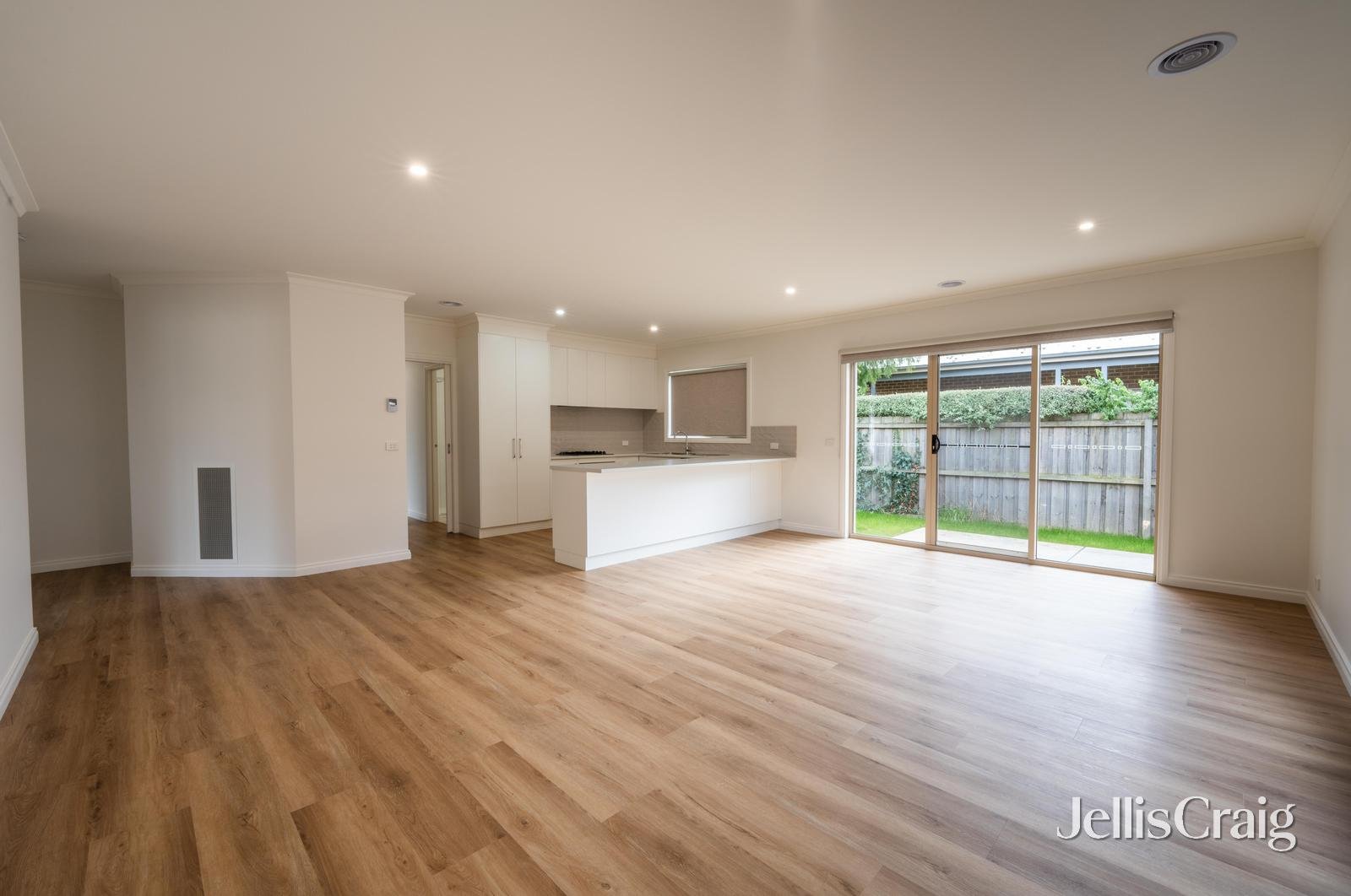 2/904 Talbot Street South, Redan image 3