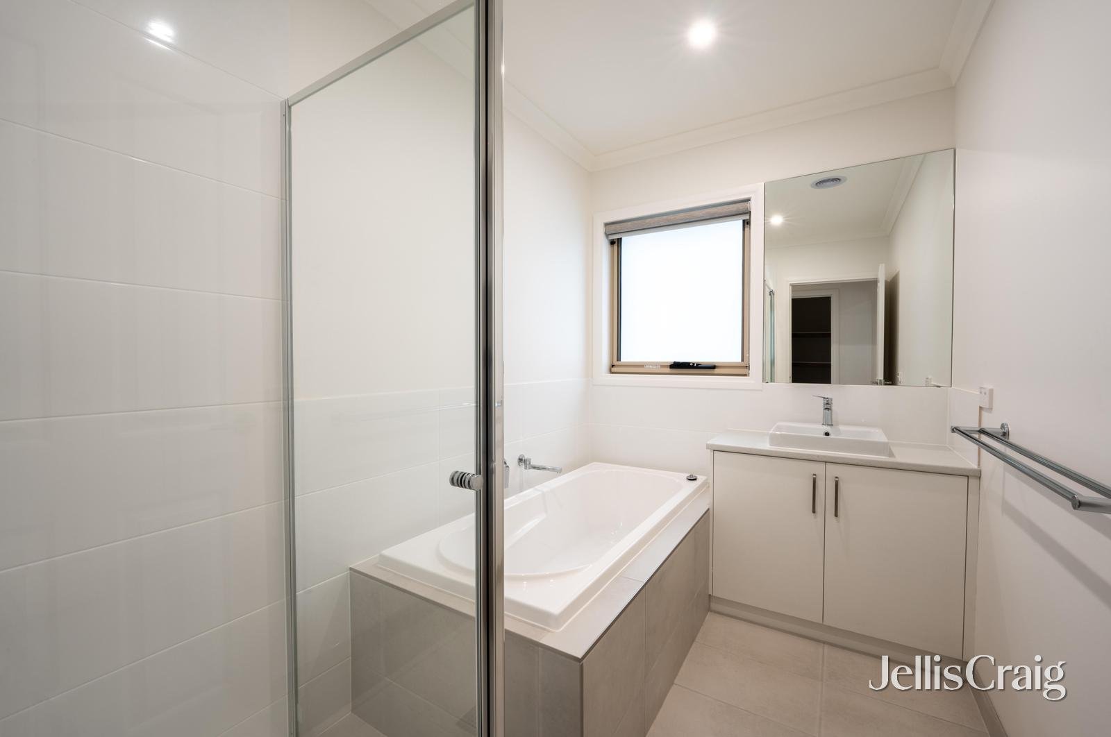 2/904 Talbot Street South, Redan image 5