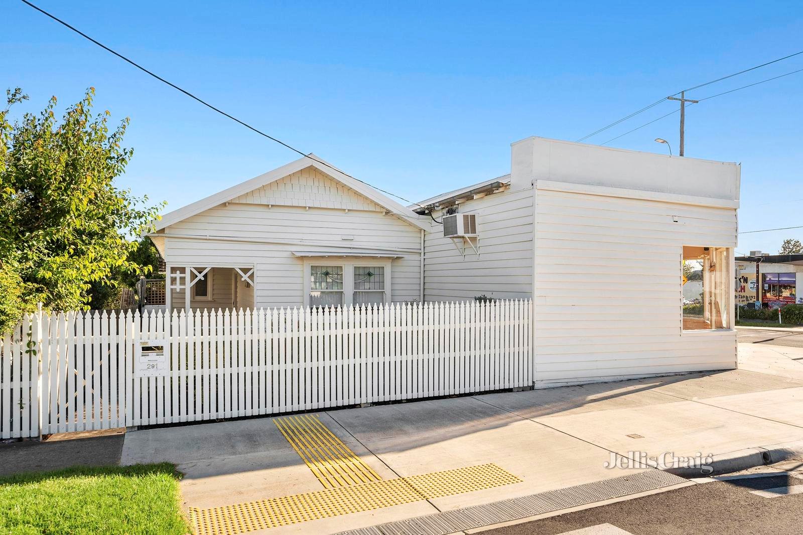 291 Autumn Street, Manifold Heights image 1