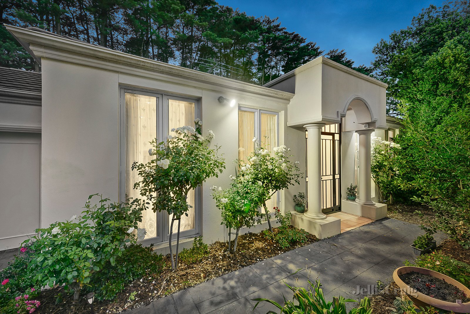 2/91 Essex Road, Surrey Hills image 2