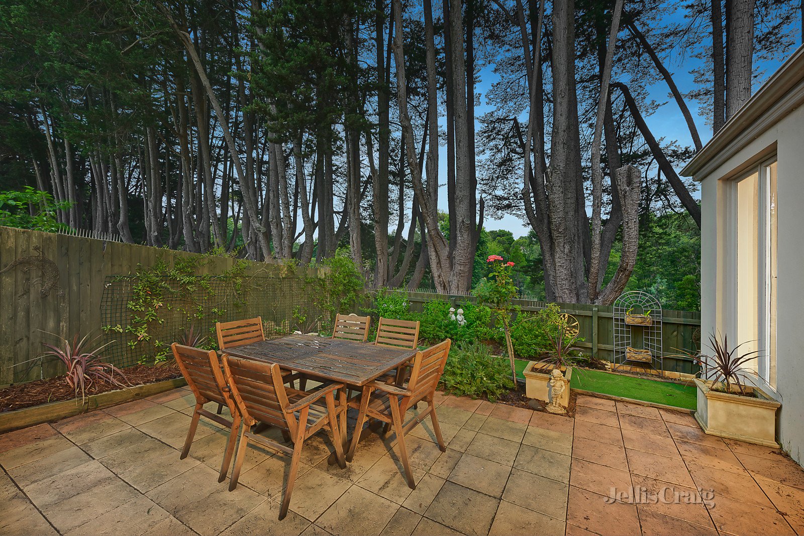 2/91 Essex Road, Surrey Hills image 10