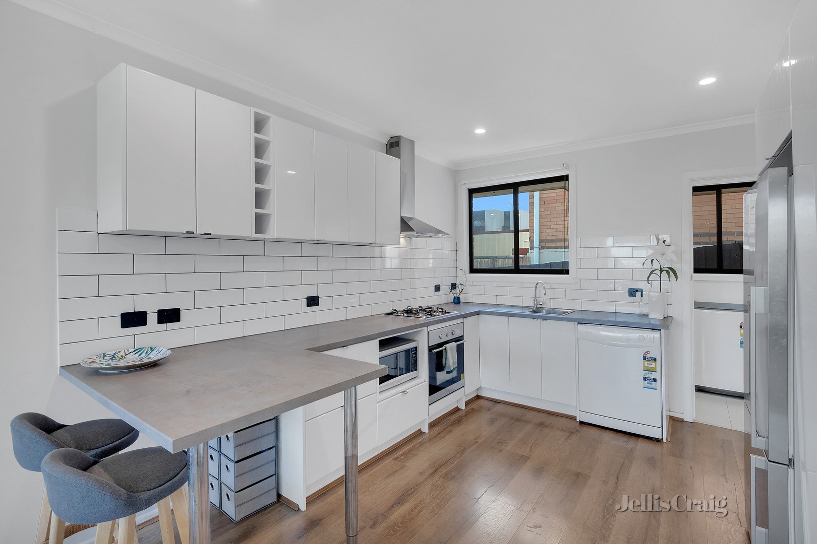 2/91 Park Street, Pascoe Vale image 5