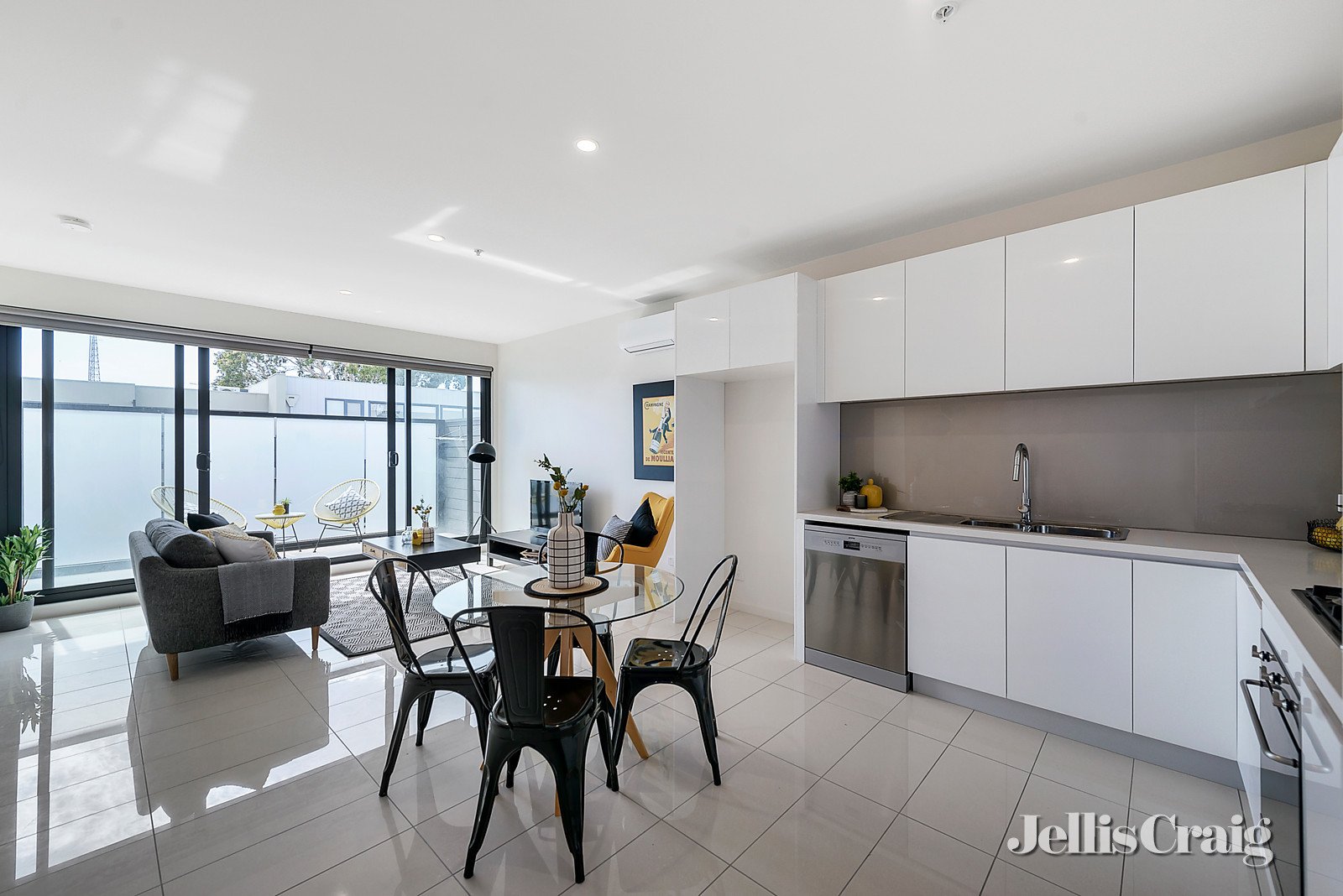 29/11-13 Bourke Street, Ringwood image 1