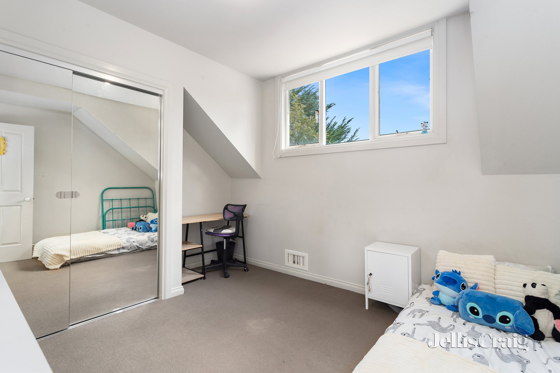 2/92 Diamond Creek Road, Greensborough image 9