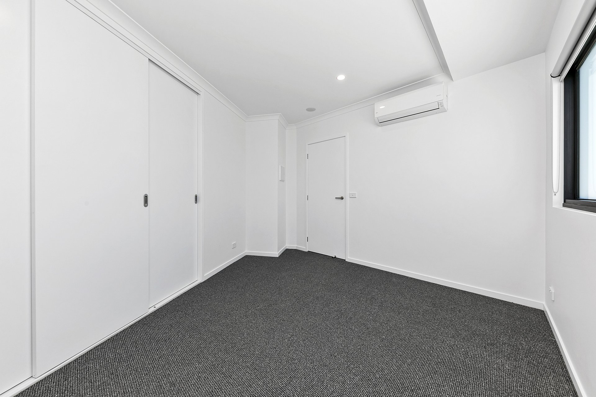 2&9/2 Howard Court, Clayton image 6