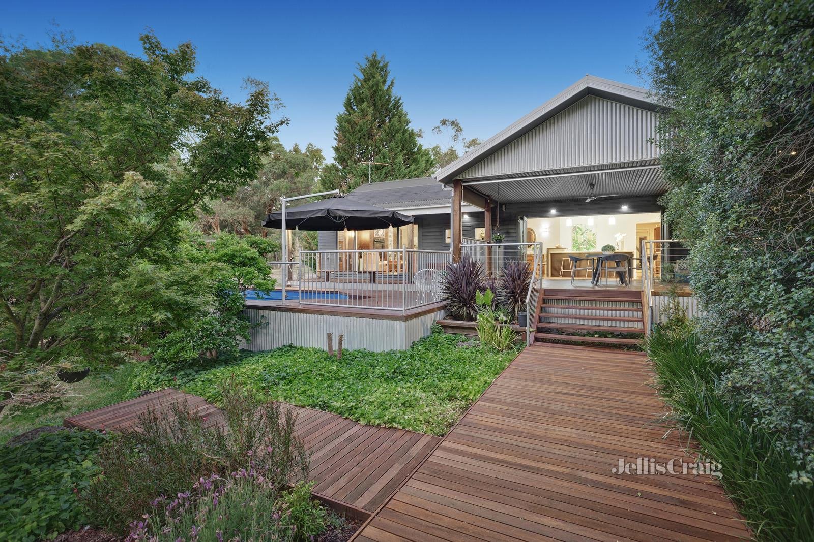292 Jumping Creek Road, Warrandyte image 8