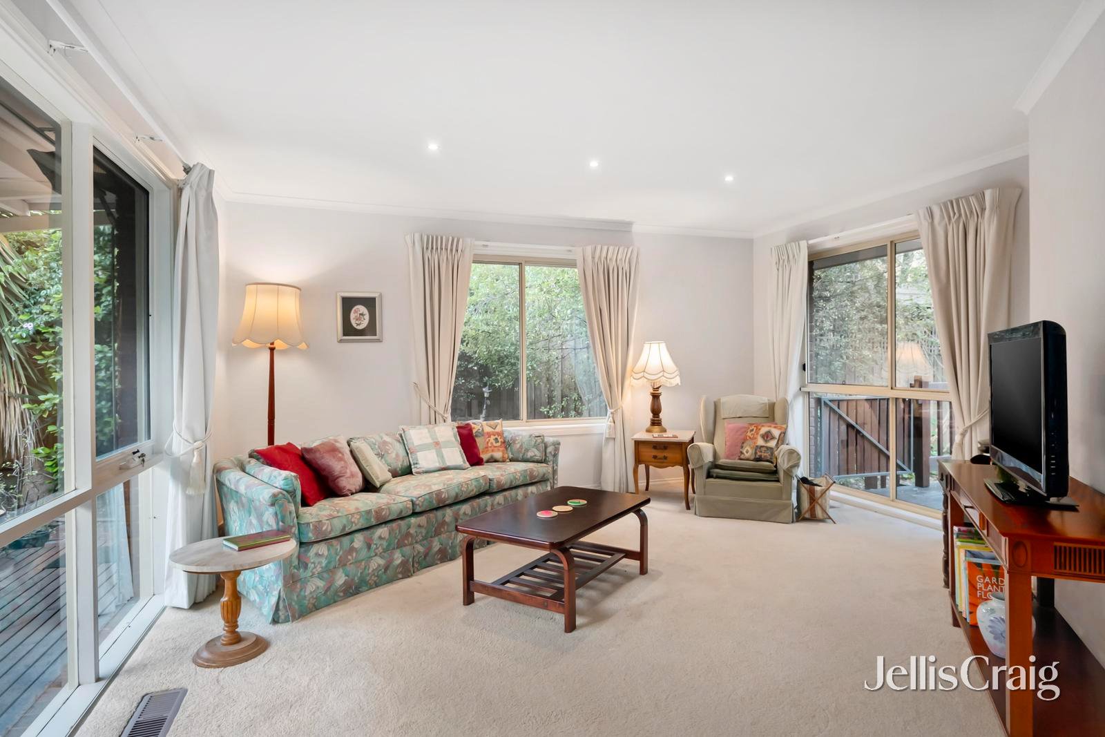 2/93 Lusher Road, Croydon image 2