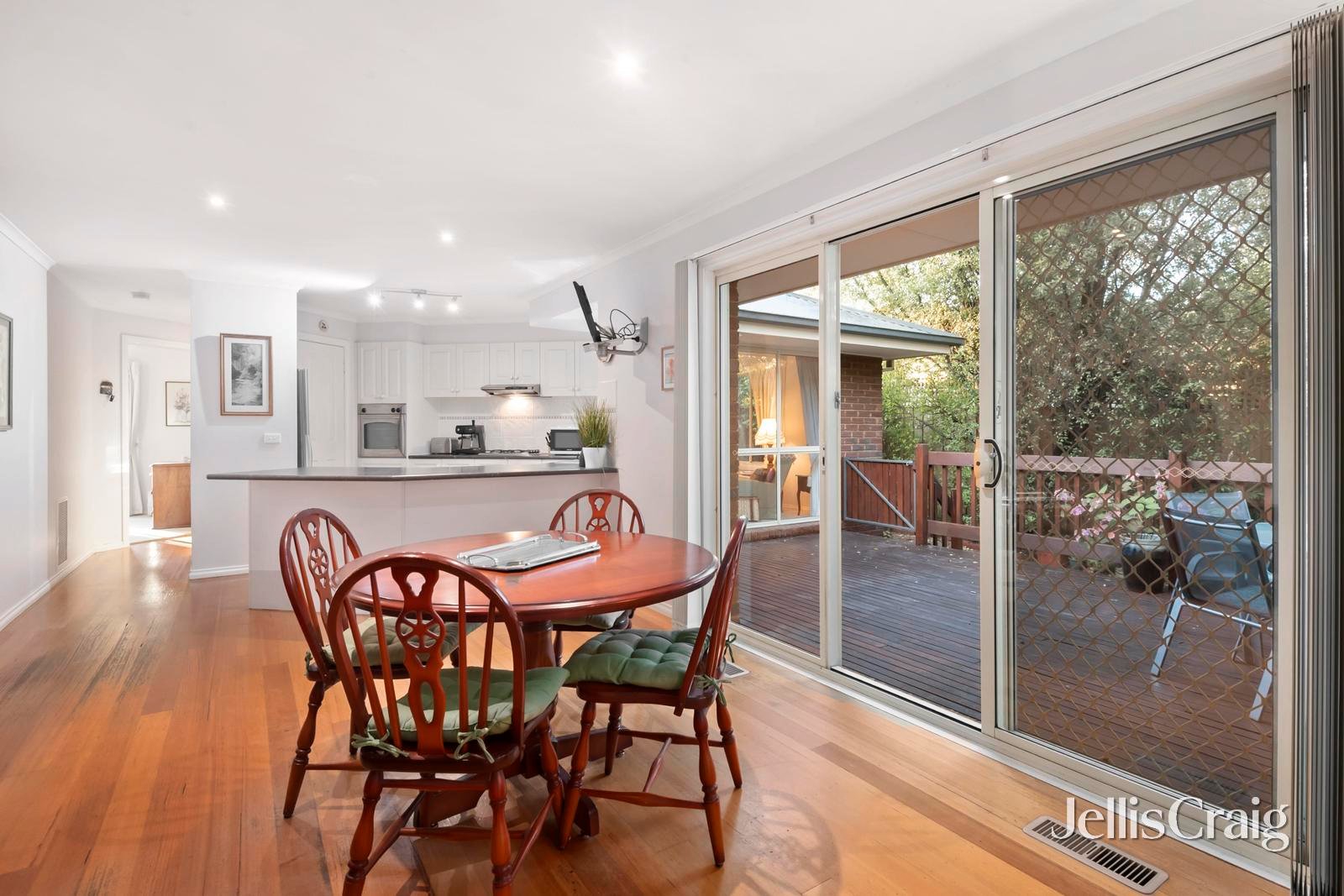 2/93 Lusher Road, Croydon image 6
