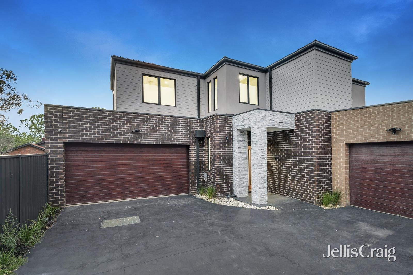 2/93 Taylors Lane, Rowville image 1