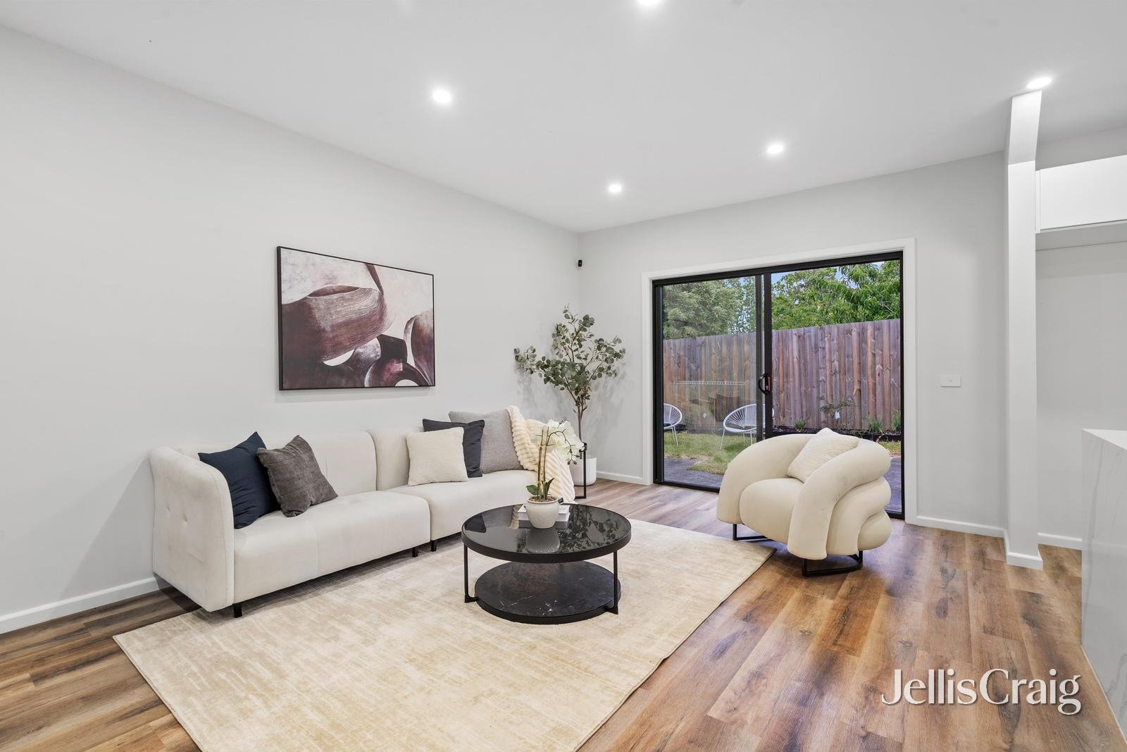 2/93 Taylors Lane, Rowville image 2