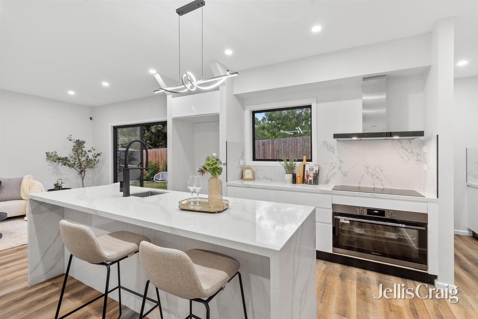 2/93 Taylors Lane, Rowville image 3