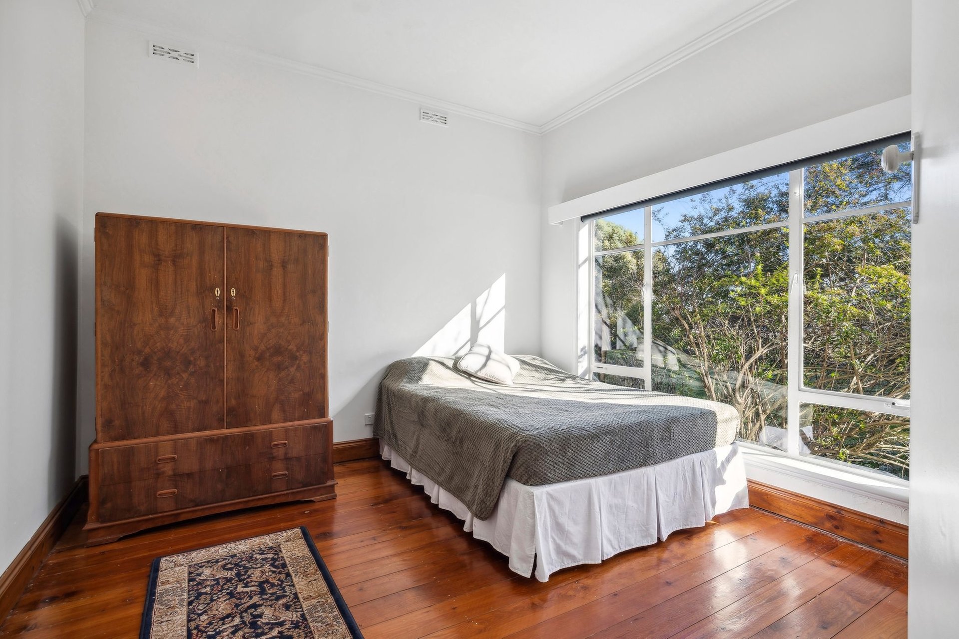 Property Gallery Thumbnail 9
