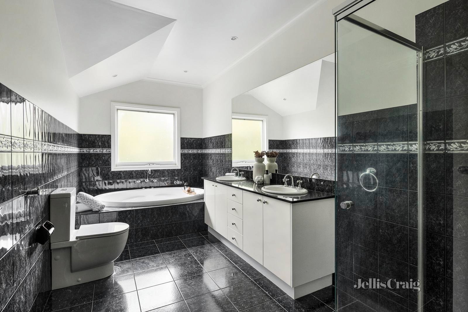 294 Riversdale Road, Hawthorn East image 8