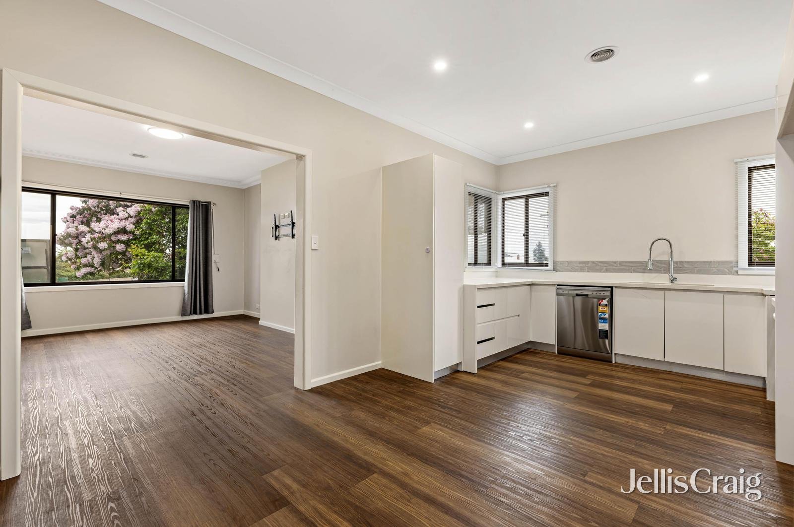 294 Vickers Street, Sebastopol image 3