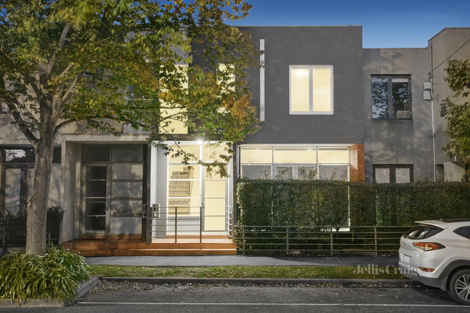 295 Canterbury Road, St Kilda West image 1