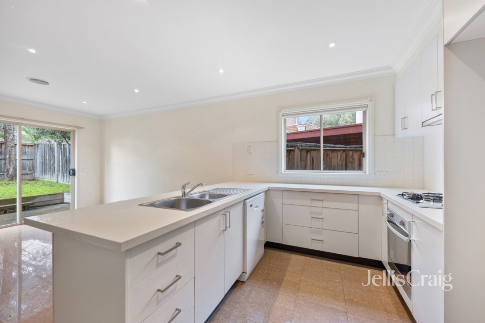 29/5 Delacombe Drive, Mill&nbsp;Park image 2