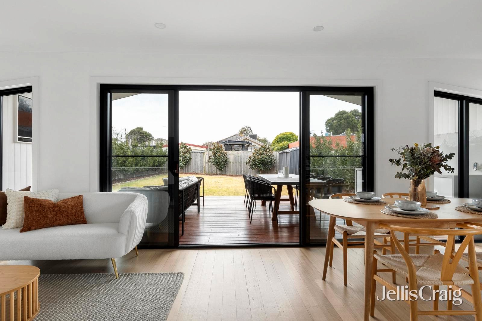 295 Gooch Street, Thornbury image 2