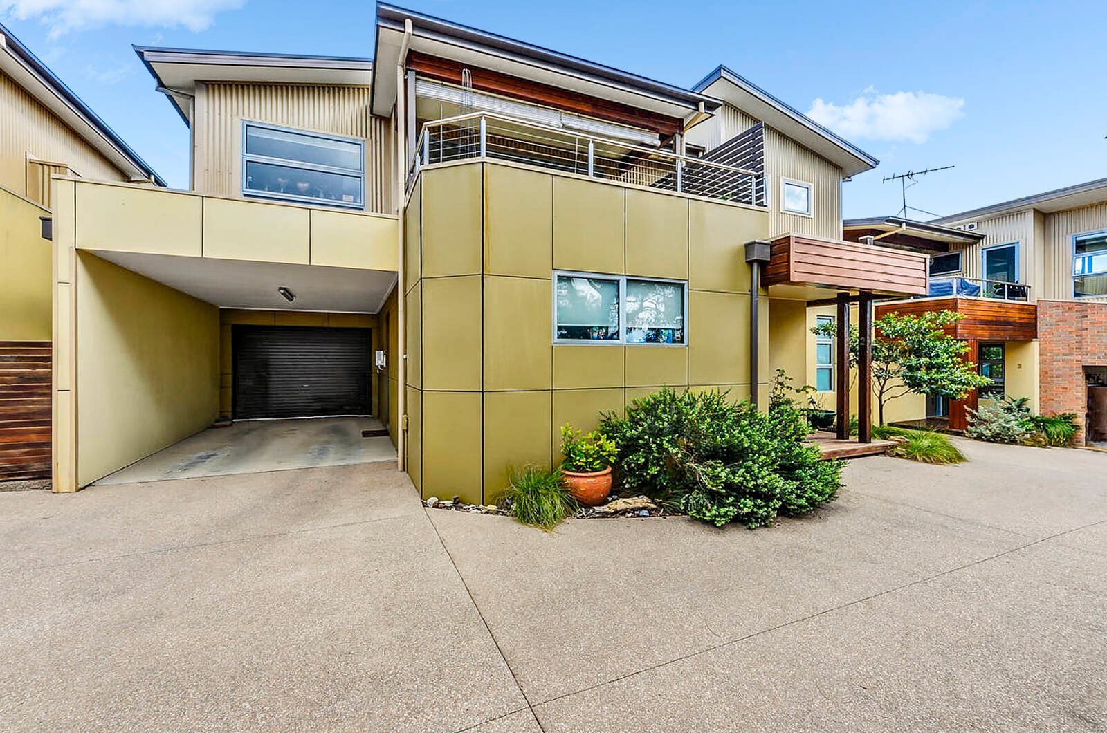 Property Gallery Thumbnail 16