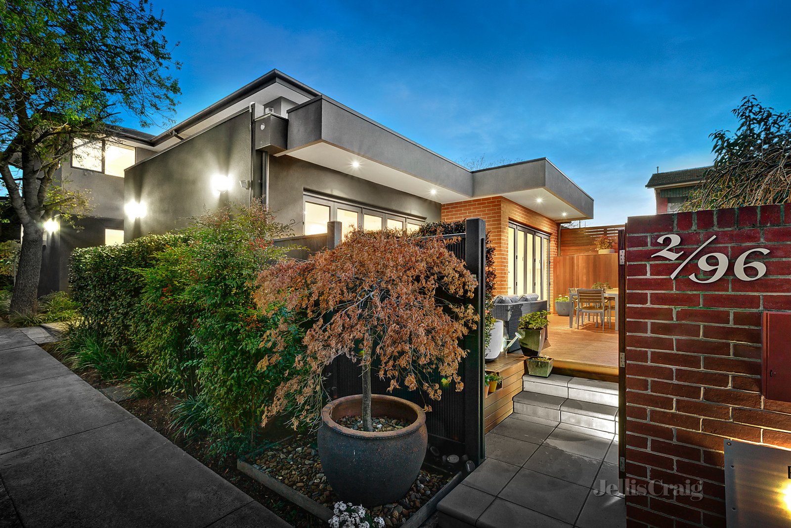 2/96 Campbell Road, Hawthorn East image 1