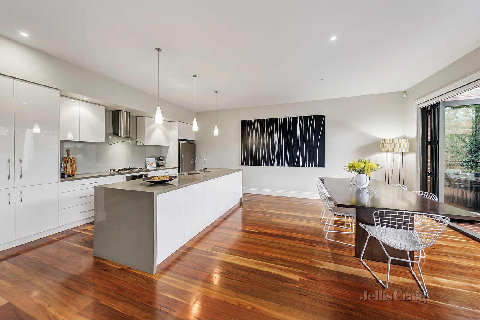 2/96 Campbell Road, Hawthorn East image 3