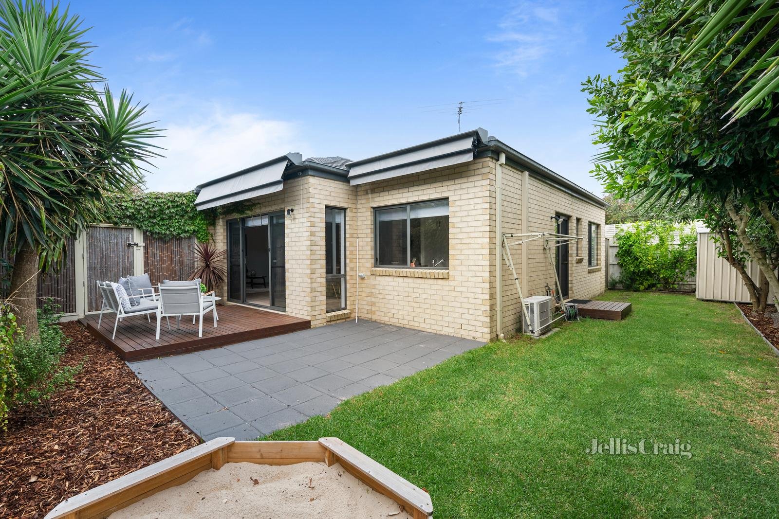 2/96 Castlewood Street, Bentleigh East image 9