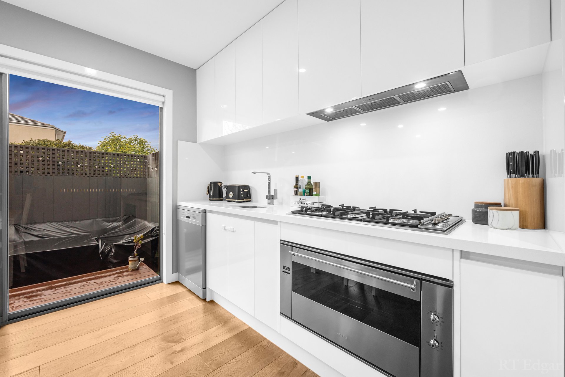 Property Gallery Thumbnail 6