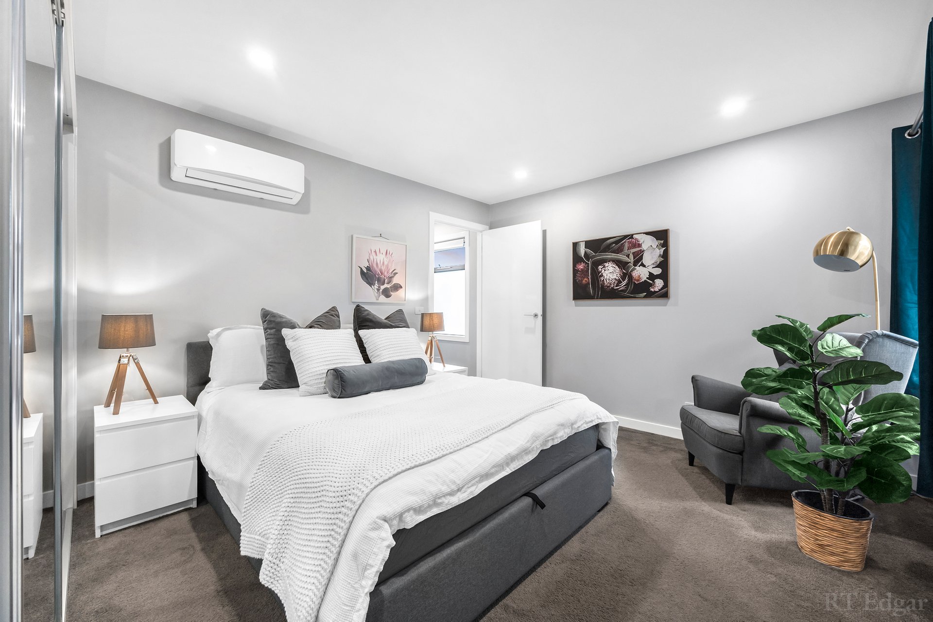 Property Gallery Thumbnail 8