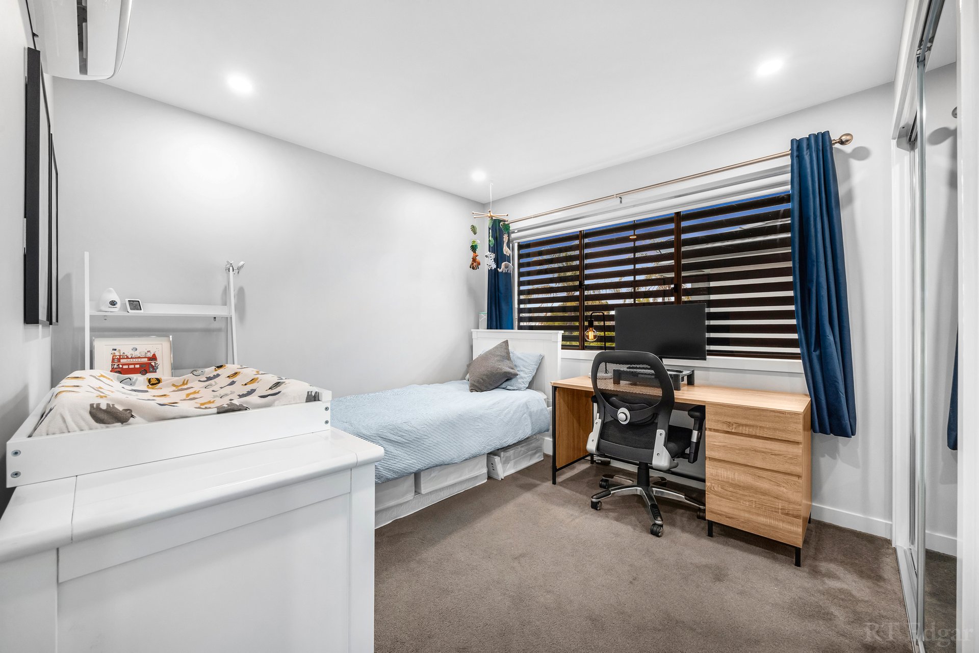Property Gallery Thumbnail 12