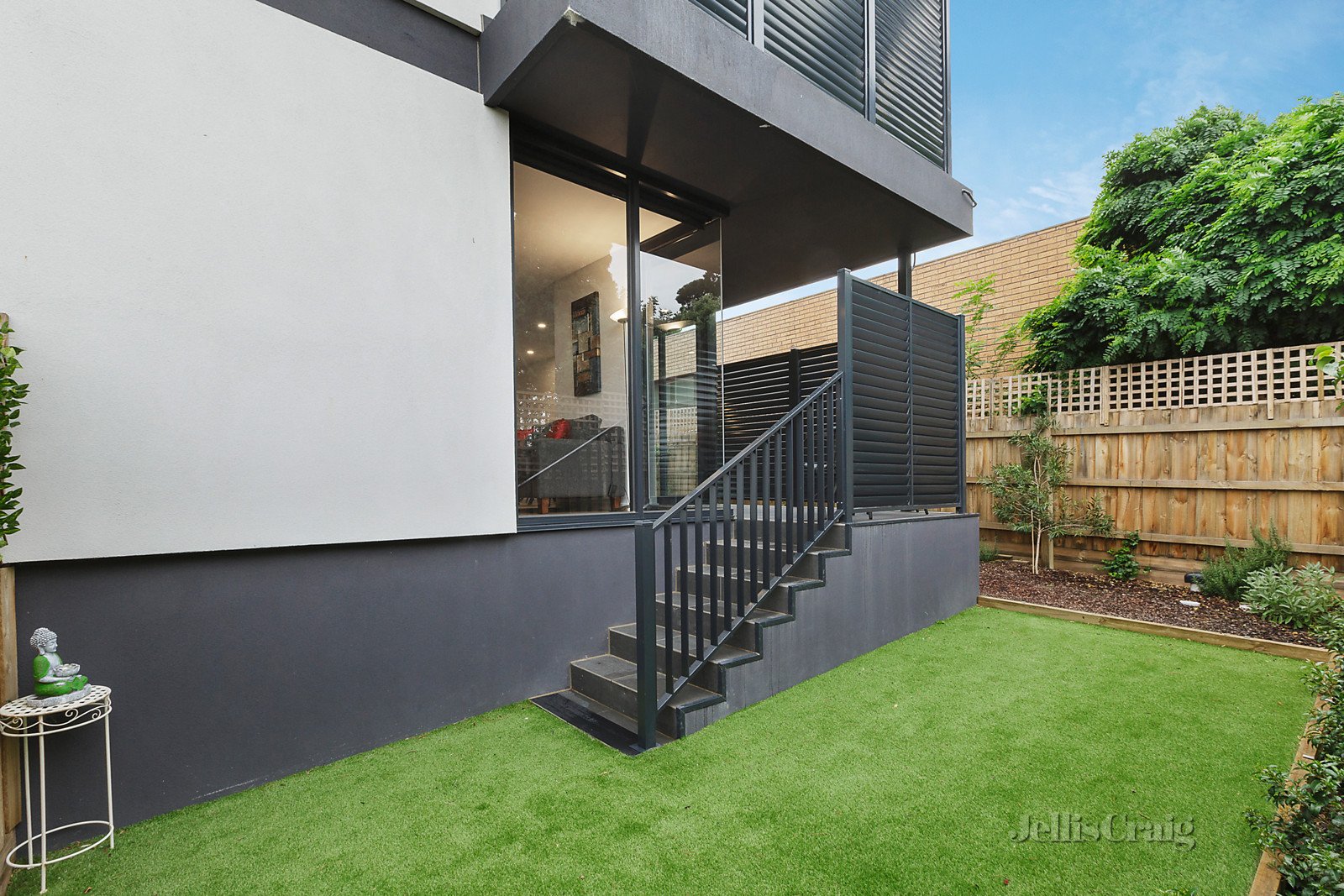 2/965 Doncaster Road, Doncaster East image 5