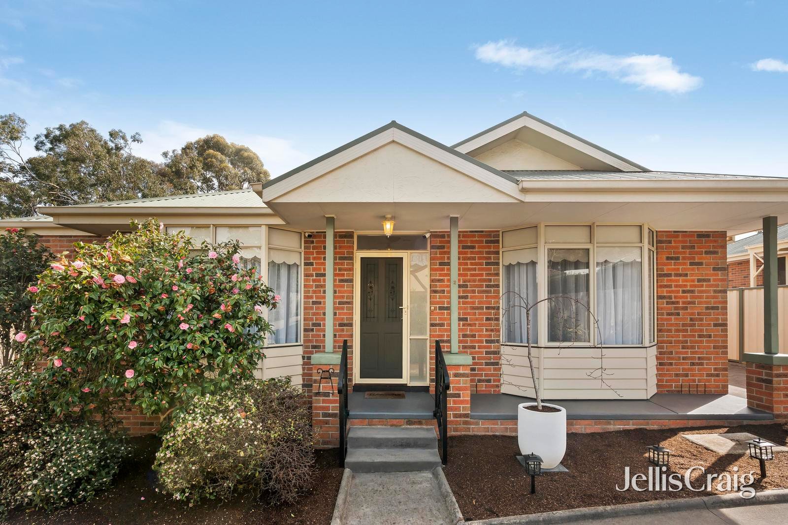 2/97 Mountain View Road, Montmorency image 1