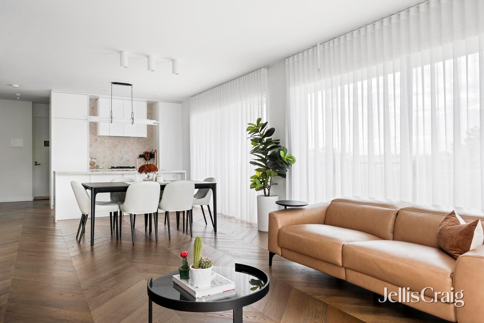 2/97 Napier Street, Essendon image 2