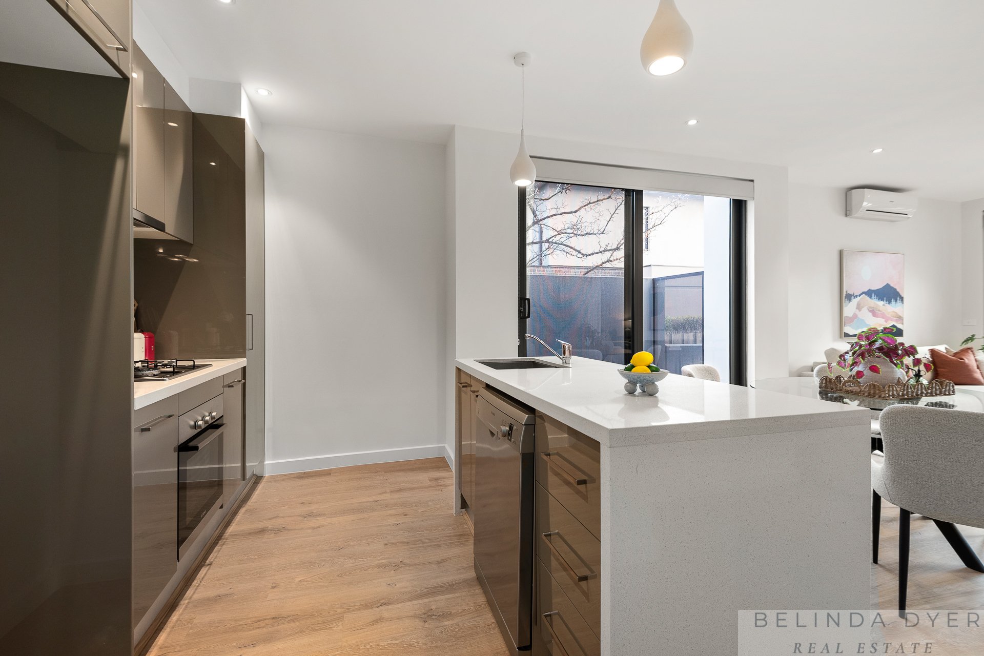 2 / 972 Riversdale Road SURREY HILLS