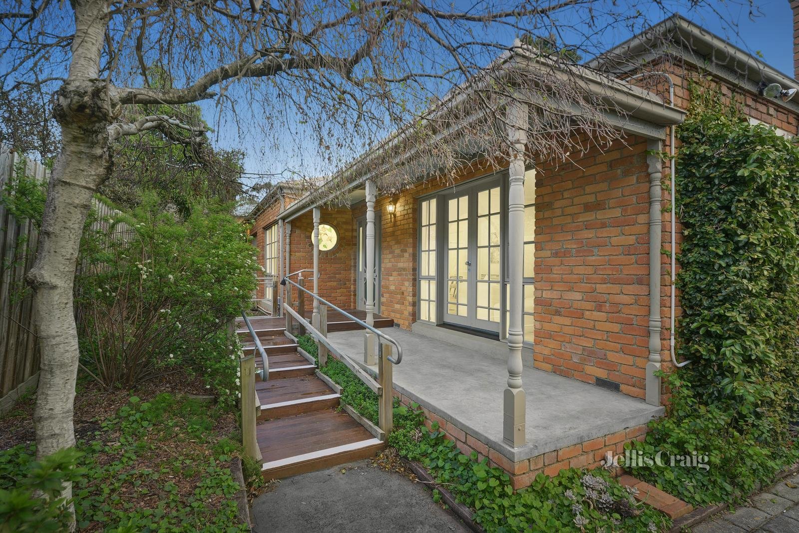 2/98 Kenmare Street, Mont Albert image 2