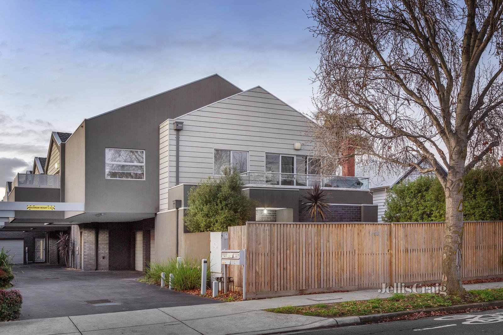 2/98 Normanby Avenue, Thornbury image 1
