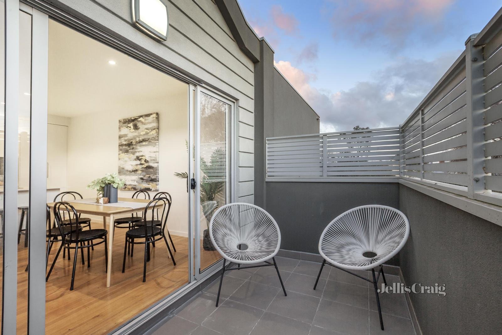 2/98 Normanby Avenue, Thornbury image 6