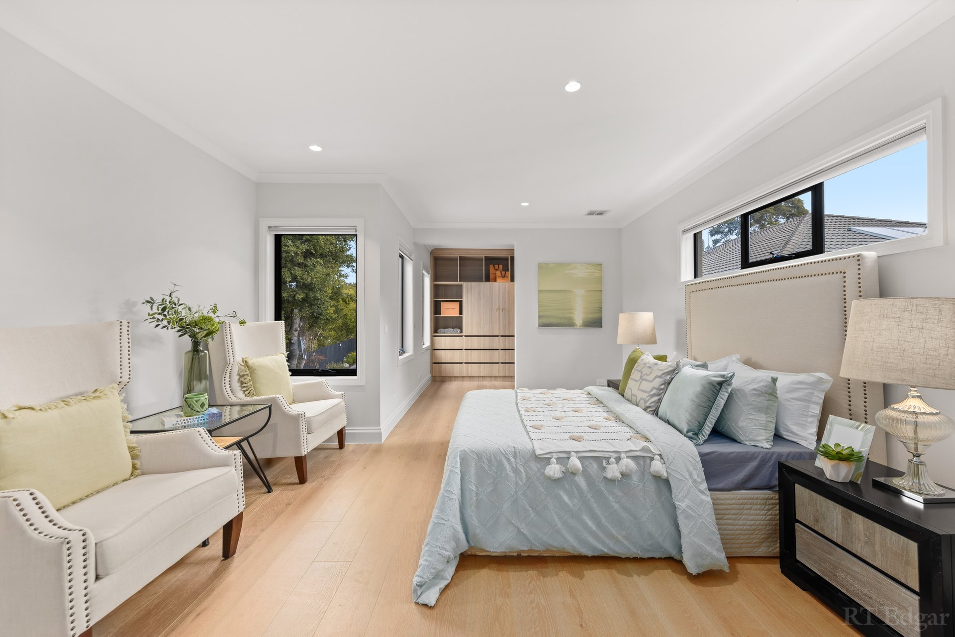 Property Gallery Thumbnail 9