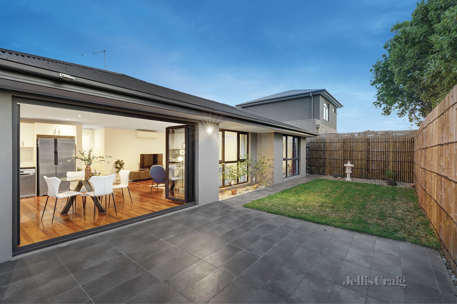 2/99 Marlborough Street, Bentleigh East image 6