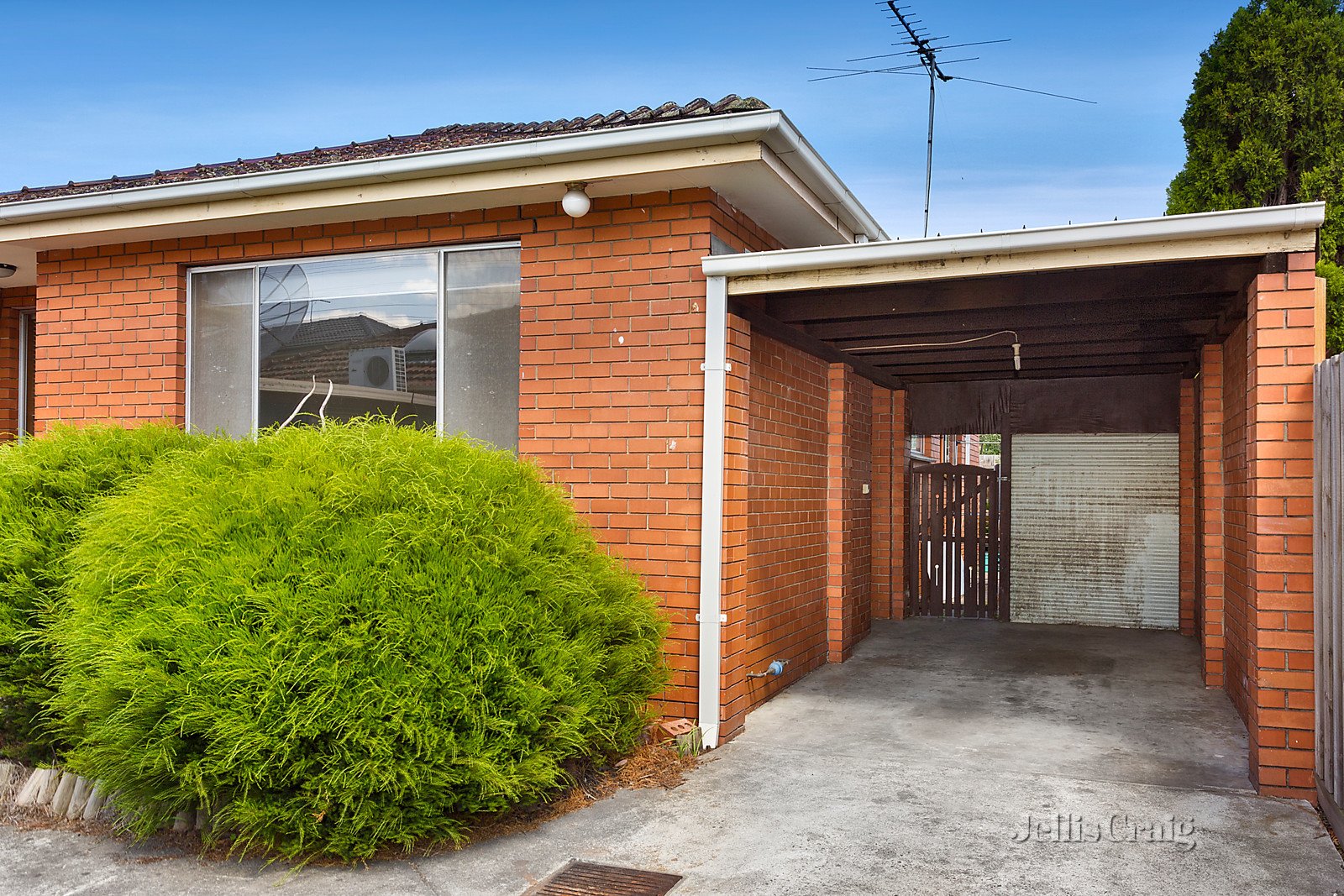 2/99 McPherson Street, Essendon image 1