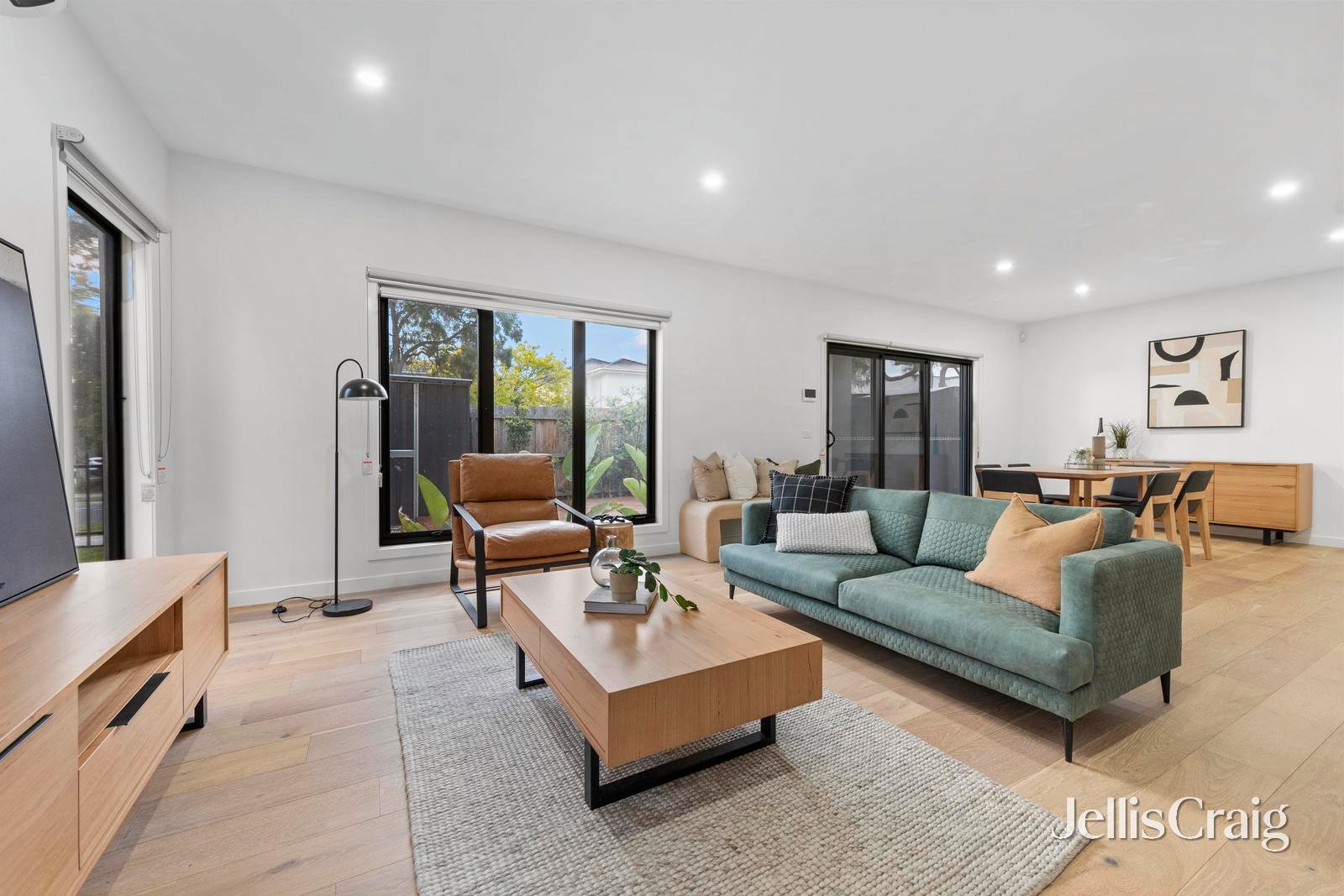 29A Monterey Avenue, Glen Waverley image 2