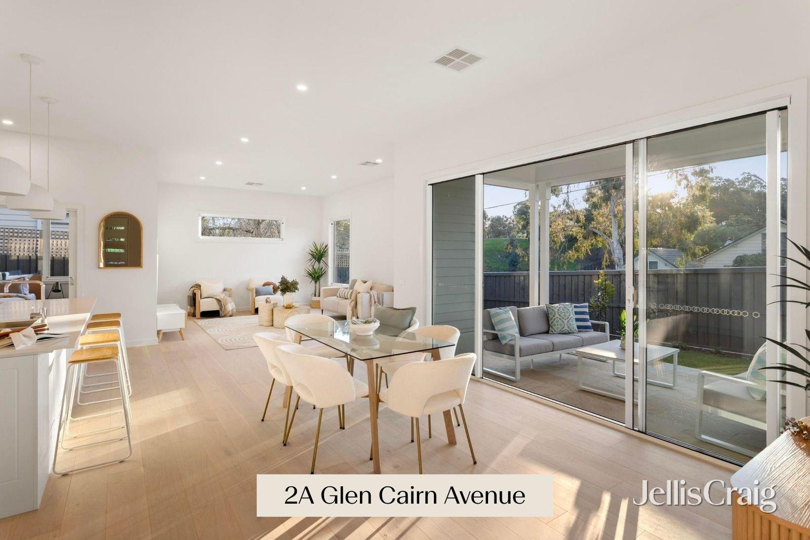 2A & 2B Glen Cairn Avenue, Ringwood image 4