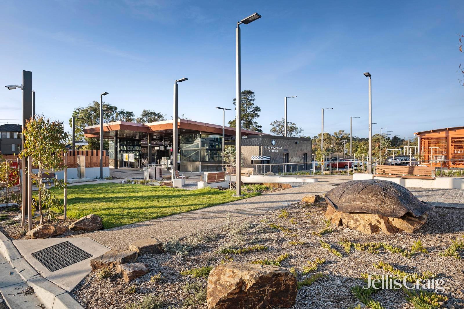 2A & 2B Glen Cairn Avenue, Ringwood image 25