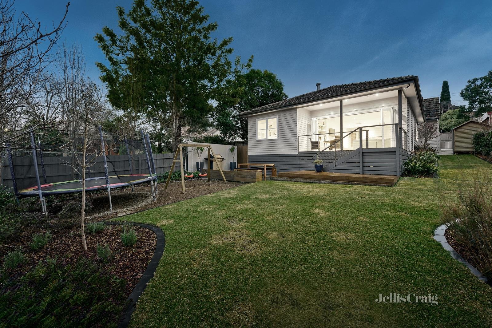 2A Acacia Street, Camberwell image 10