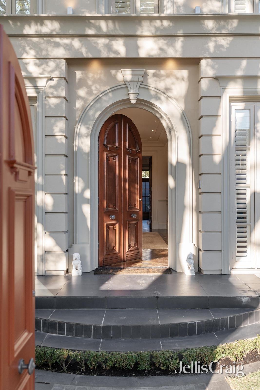 2a Alexandra Avenue, Canterbury image 3